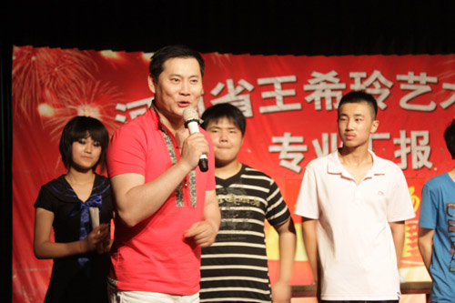 王彤老师到校指导 (https://www.hnyixiao.cn/) 校内新闻 第2张