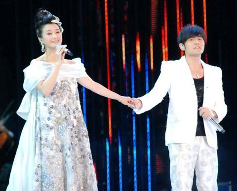 与周杰伦、宋祖英同台演出 (https://www.hnyixiao.cn/) 对外交流 第1张