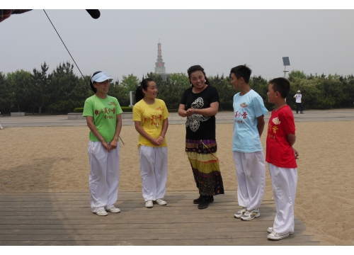 我校学生参加中央电视台戏曲频道快乐夏令营。 (https://www.hnyixiao.cn/) 校内新闻 第6张