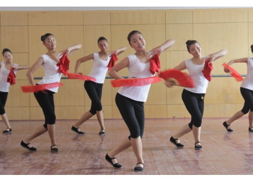 舞蹈专业期末考试 (https://www.hnyixiao.cn/) 校内新闻 第32张