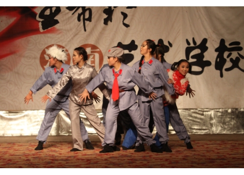 舞蹈班汇报演出 (https://www.hnyixiao.cn/) 校内新闻 第4张