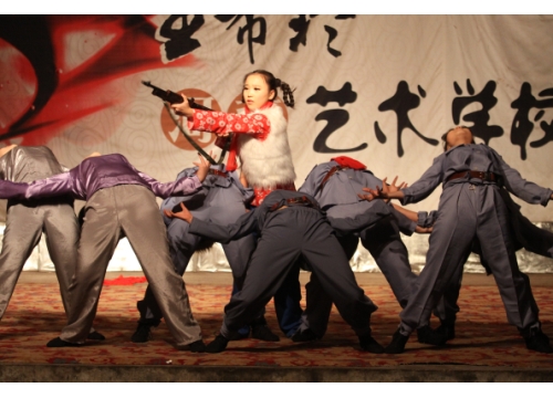 舞蹈班汇报演出 (https://www.hnyixiao.cn/) 校内新闻 第6张