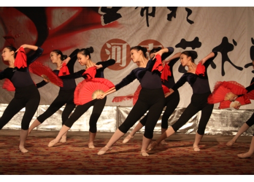 舞蹈班汇报演出 (https://www.hnyixiao.cn/) 校内新闻 第13张