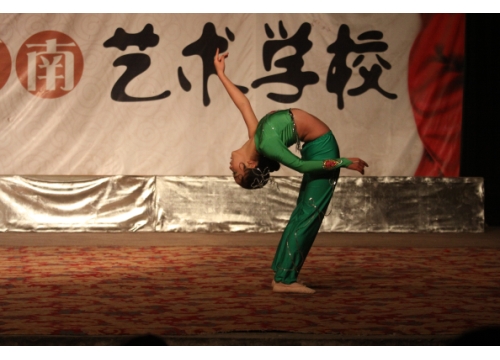 舞蹈班汇报演出 (https://www.hnyixiao.cn/) 校内新闻 第38张