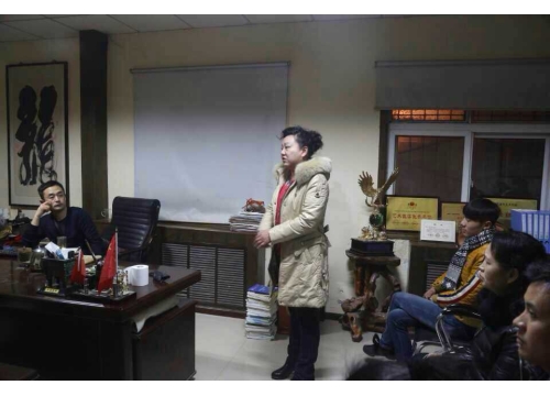 来自深圳的白总夫妇对我校教师的资助 (https://www.hnyixiao.cn/) 校内新闻 第4张