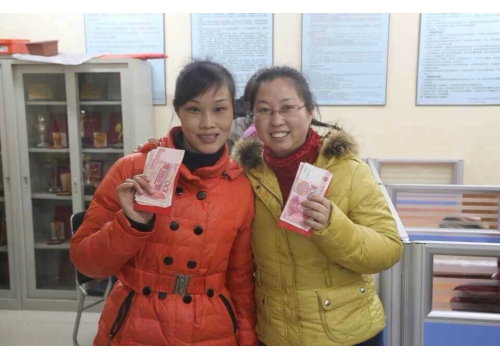 来自深圳的白总夫妇对我校教师的资助 (https://www.hnyixiao.cn/) 校内新闻 第7张