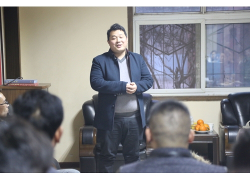 深圳的爱心人士白总、贾总夫妇再次来我校慰问教职工 (https://www.hnyixiao.cn/) 校内新闻 第1张