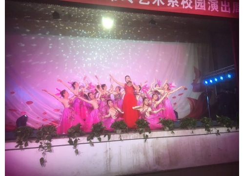河南省商务学校王希玲艺术系校园演岀周 (https://www.hnyixiao.cn/) 校内新闻 第1张