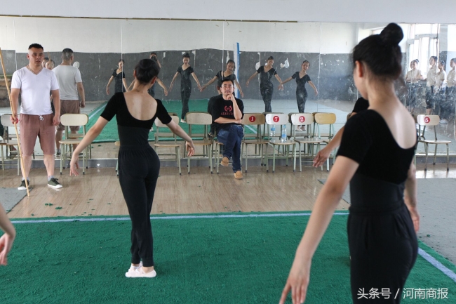 河南商报：办学20年投入2000万，学生包揽“梨园春”，可他却天天这样想 (https://www.hnyixiao.cn/) 教育资讯 第6张