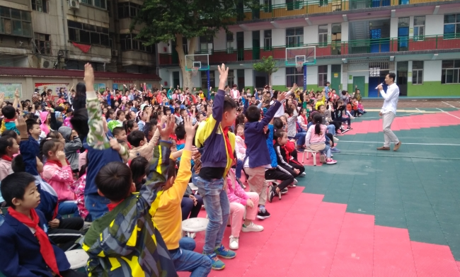《戏曲进校园》2018年度巡演走进中原区百花艺术小学和汝河新区二幼 (https://www.hnyixiao.cn/) 校内新闻 第3张