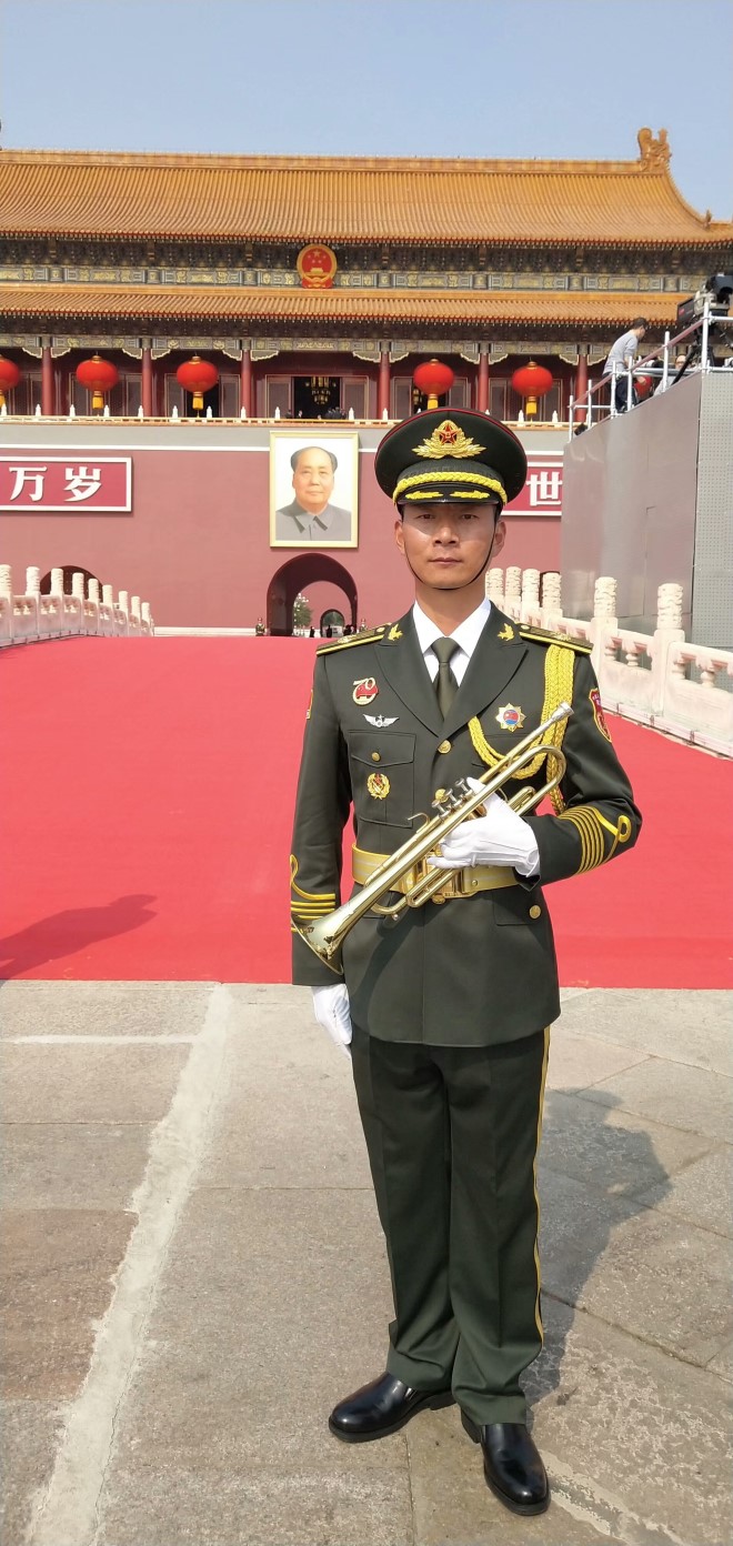 骄傲！自豪！国庆阅兵我在天安门广场第一排 (https://www.hnyixiao.cn/) 校内新闻 第2张