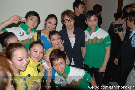 学生与刘谦同台演出 (https://www.hnyixiao.cn/) 对外交流 第1张