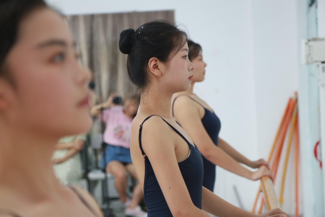 2022-2023学年第二学期期末考试圆满结束 (https://www.hnyixiao.cn/) 校内新闻 第16张