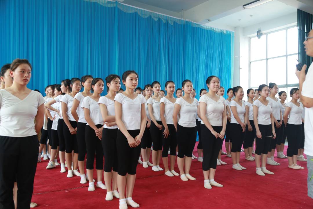 2022-2023学年第二学期期末考试圆满结束 (https://www.hnyixiao.cn/) 校内新闻 第17张