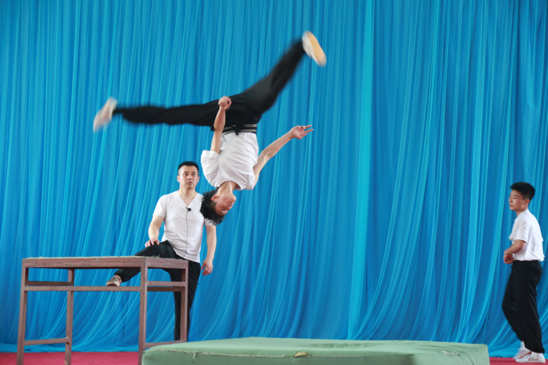 2022-2023学年第二学期期末考试圆满结束 (https://www.hnyixiao.cn/) 校内新闻 第24张