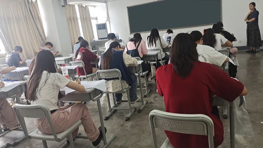 2022-2023学年第二学期期末考试圆满结束 (https://www.hnyixiao.cn/) 校内新闻 第28张