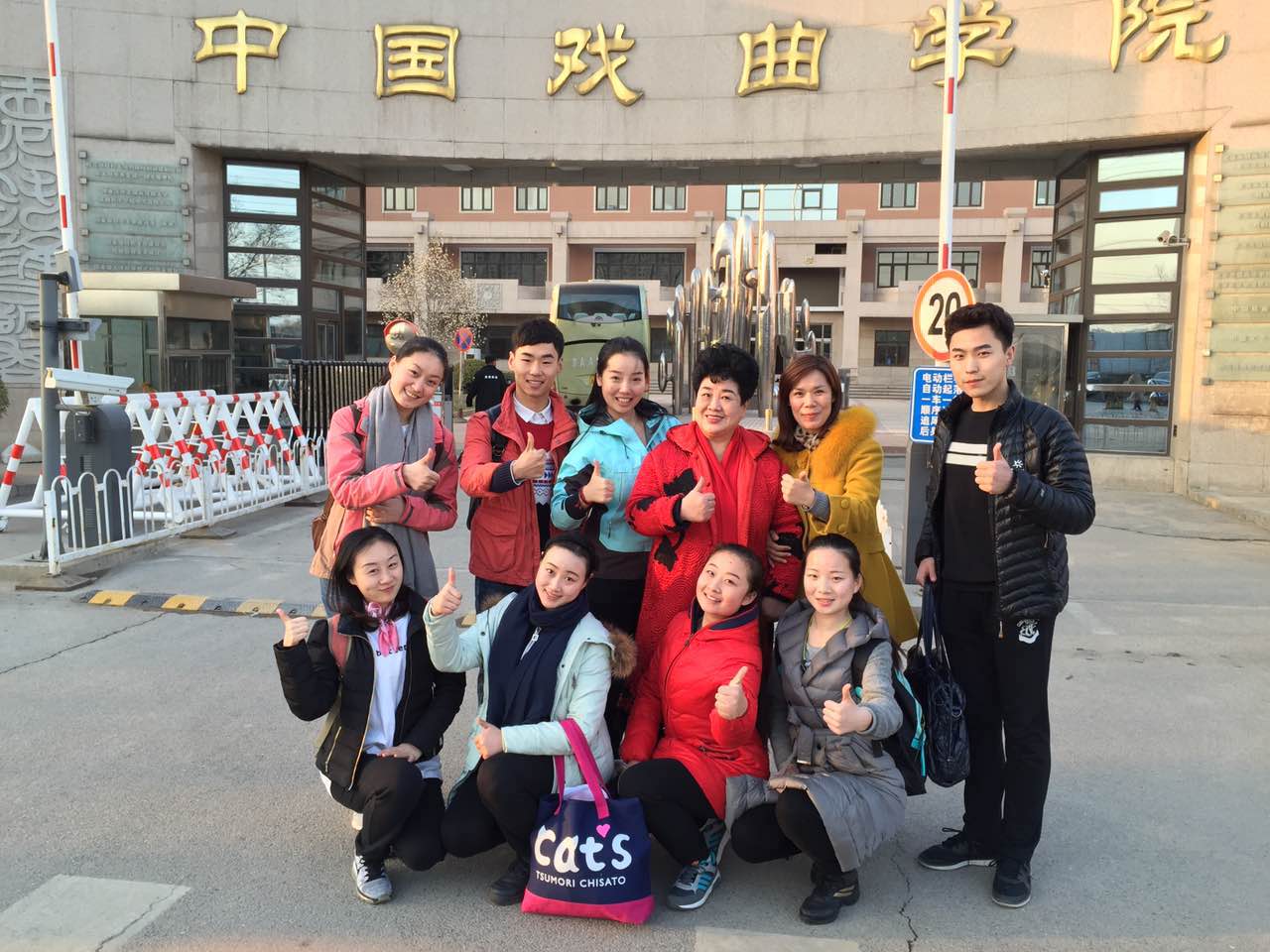 他们眼中的王希玲（一）李红艳：用回望的视角看王希玲 (https://www.hnyixiao.cn/) 校内新闻 第3张