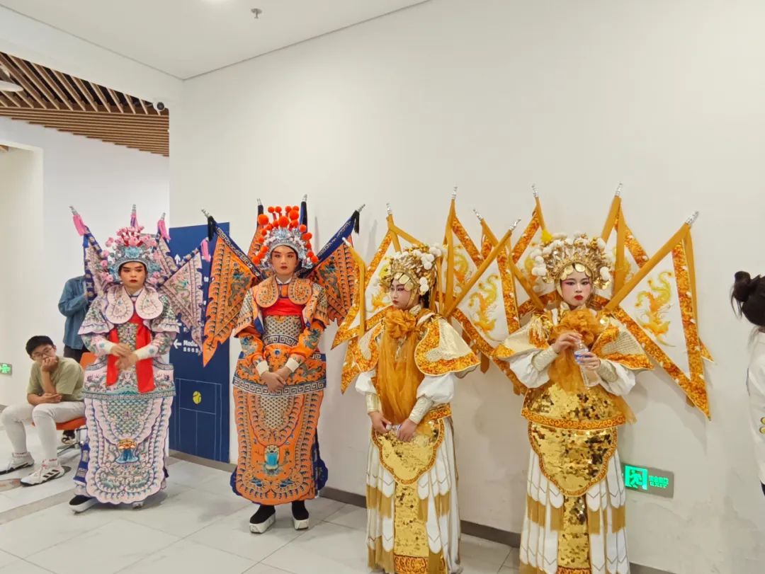 喜迎盛会：我校二十余名师生参加郑州市第十二届运动会开幕式 (https://www.hnyixiao.cn/) 校内新闻 第6张
