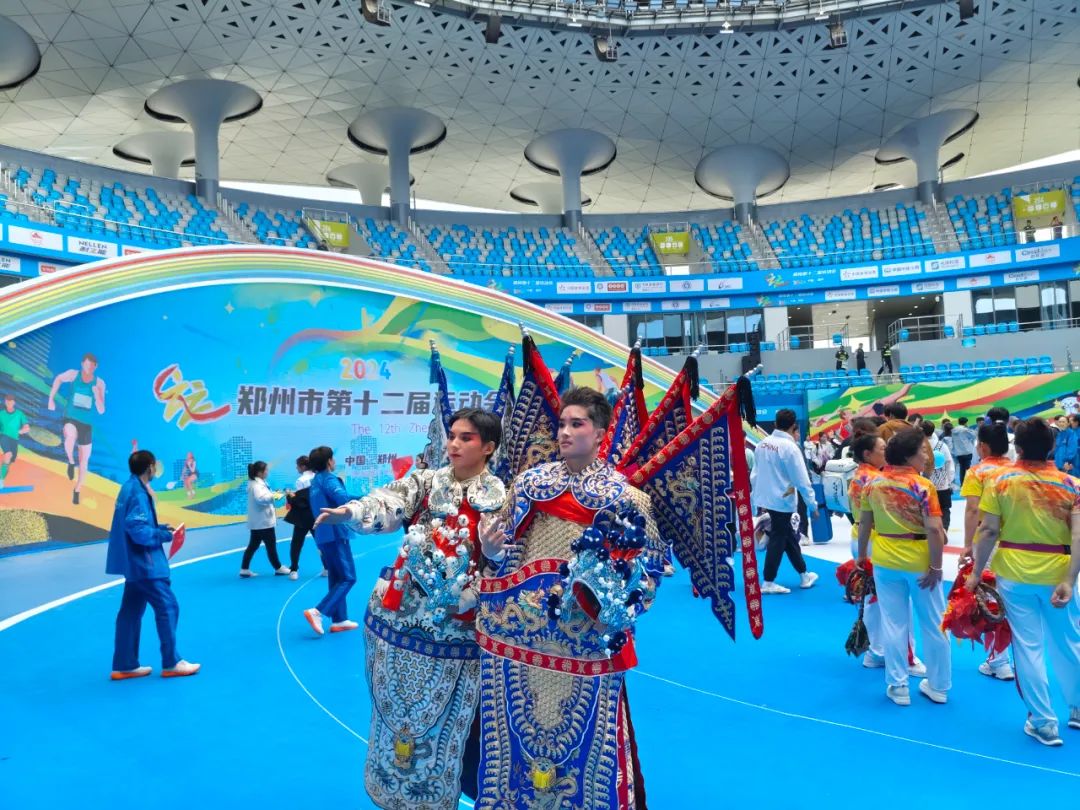 喜迎盛会：我校二十余名师生参加郑州市第十二届运动会开幕式 (https://www.hnyixiao.cn/) 校内新闻 第9张