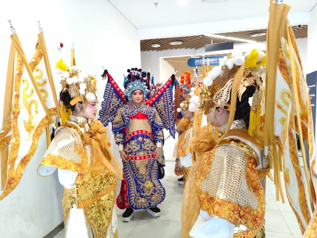 喜迎盛会：我校二十余名师生参加郑州市第十二届运动会开幕式 (https://www.hnyixiao.cn/) 校内新闻 第7张