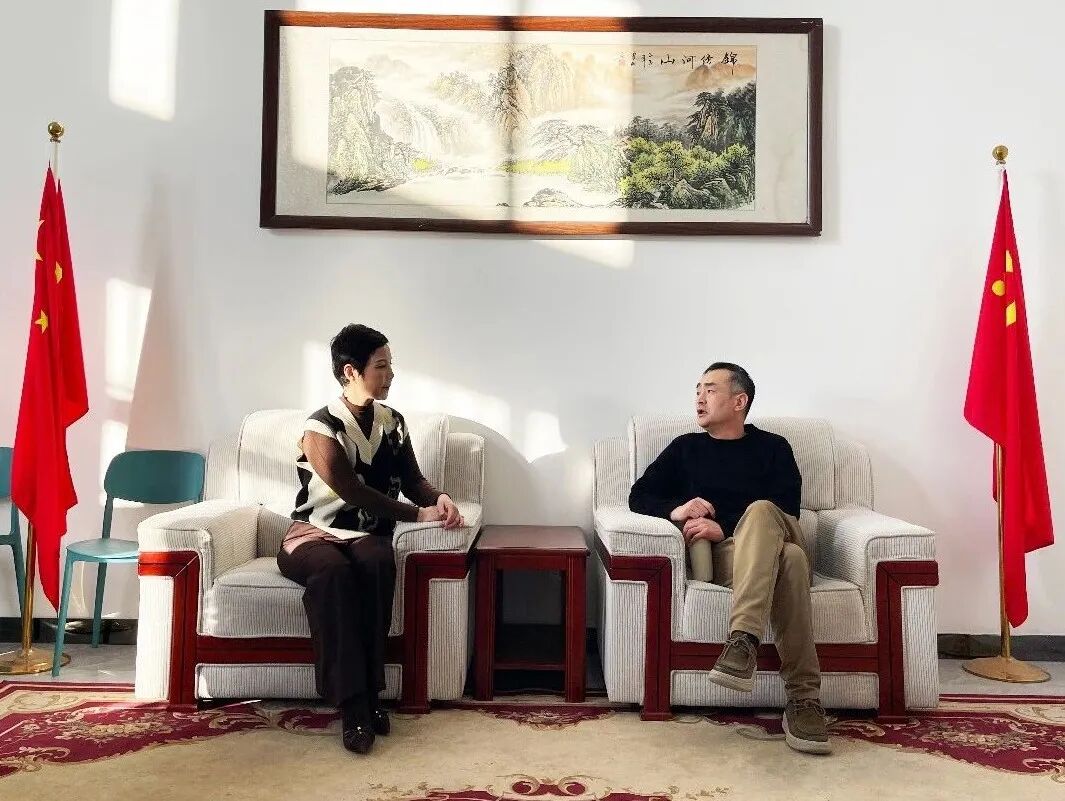 郑州市戏剧艺术保护传承发展中心主任张艳萍到我校参观交流