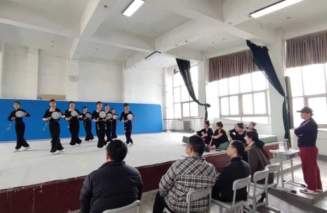 戏曲学生潜力惊人，剧团提前布局争抢人才 (https://www.hnyixiao.cn/) 校内新闻 第1张