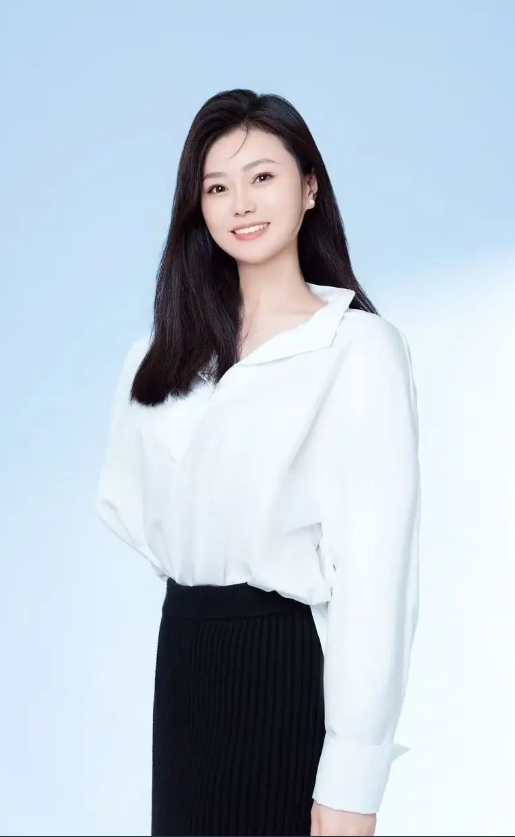 杜永真-上海戏剧学院博士 (https://www.hnyixiao.cn/) 校园之星 第1张